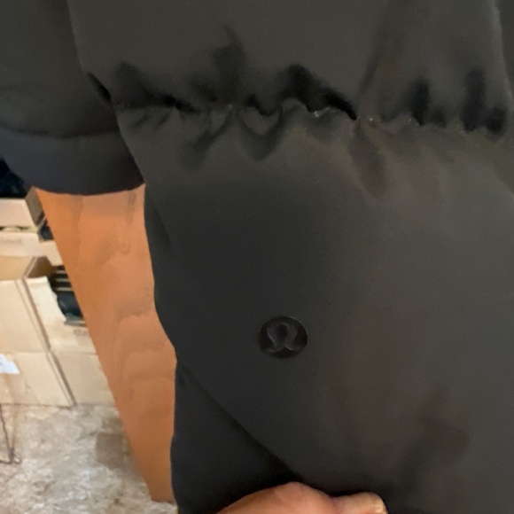 Lululemon Mens Puffer Coat classic gray black w/hood  pockets Like new - Picture 7 of 9
